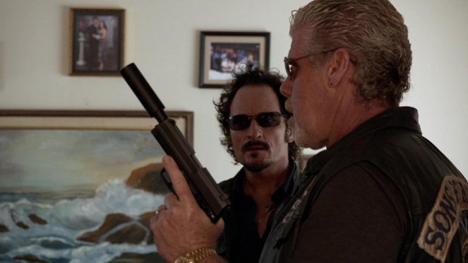 Sons of Anarchy - Fruit for the Crows - Van film - Kim Coates, Ron Perlman
