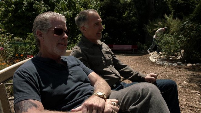 Sons of Anarchy - Family Recipe - Photos - Ron Perlman, Patrick St. Esprit