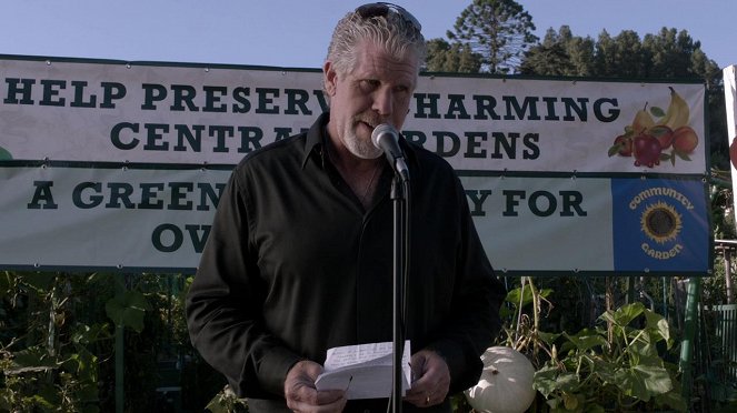 Sons of Anarchy - Family Recipe - Photos - Ron Perlman