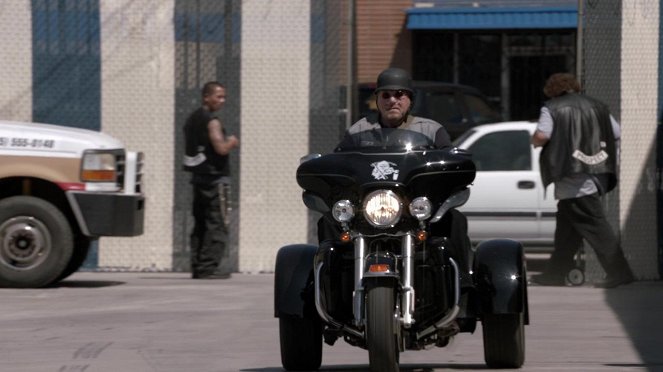Sons of Anarchy - Family Recipe - Photos - William Lucking