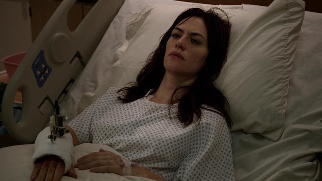 Sons of Anarchy - Hands - Photos - Maggie Siff