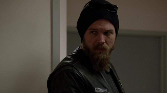 Sons of Anarchy - Hands - Photos - Ryan Hurst