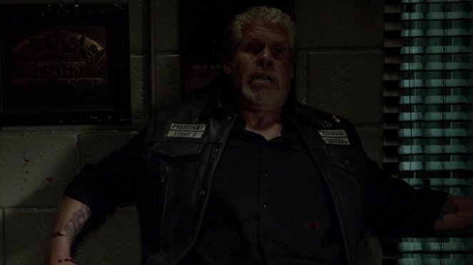 Sons of Anarchy - Burnt and Purged Away - Van film - Ron Perlman