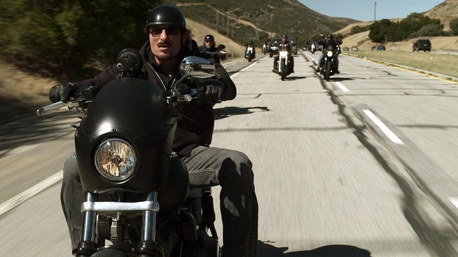 Sons of Anarchy - To Be, Act 1 - Van film - Kim Coates