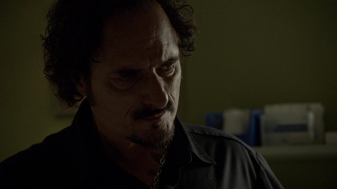 Sons of Anarchy - Être... (partie 1) - Film - Kim Coates