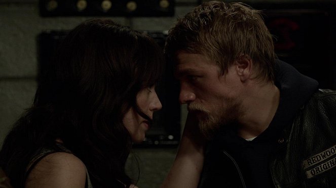 Sons of Anarchy - Season 4 - To Be, Act 2 - Photos - Maggie Siff, Charlie Hunnam