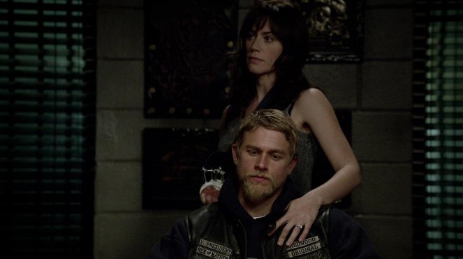 Sons of Anarchy - Être... (partie 2) - Film - Maggie Siff, Charlie Hunnam