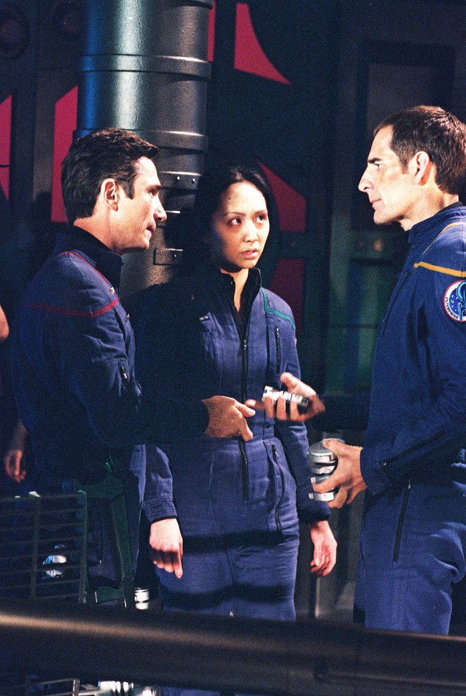 Star Trek: Enterprise - Season 3 - Zero Hour - Photos - Dominic Keating, Linda Park, Scott Bakula