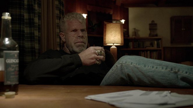 Sons of Anarchy - Authority Vested - Van film - Ron Perlman