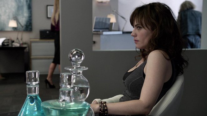 Sons of Anarchy - Authority Vested - Photos - Maggie Siff