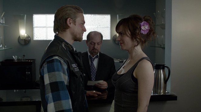 Sons of Anarchy - Season 5 - Authority Vested - Photos - Charlie Hunnam, Maggie Siff