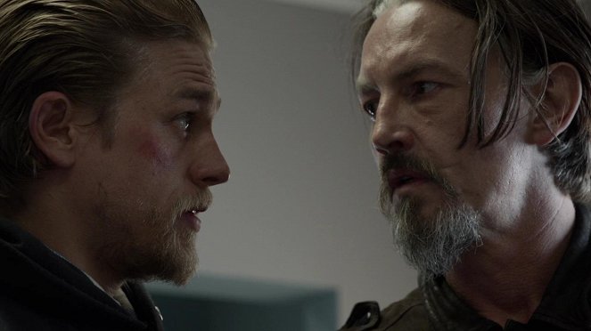 Sons of Anarchy - Authority Vested - Photos - Charlie Hunnam, Tommy Flanagan