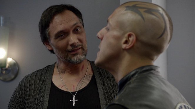 Sons of Anarchy - Laying Pipe - Photos - Jimmy Smits, Theo Rossi