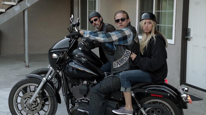 Sons of Anarchy - Totenwache - Filmfotos - Tommy Flanagan, Charlie Hunnam, Ashley Tisdale