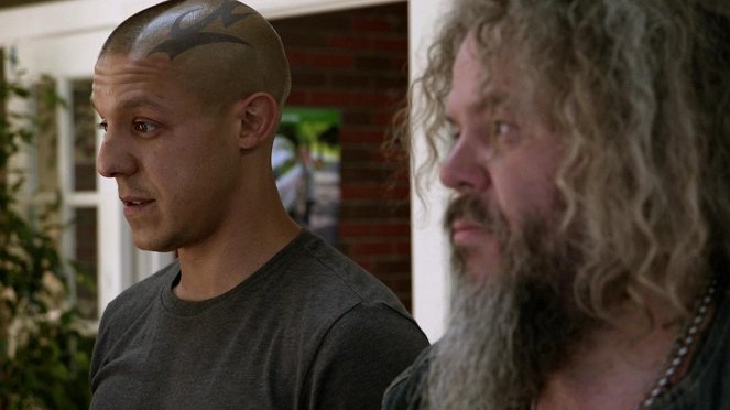 Sons of Anarchy - Orca Shrugged - Van film - Theo Rossi, Mark Boone Junior