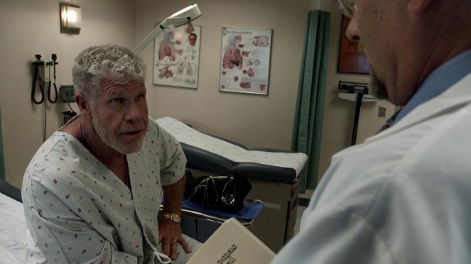 Sons of Anarchy - Small World - Van film - Ron Perlman