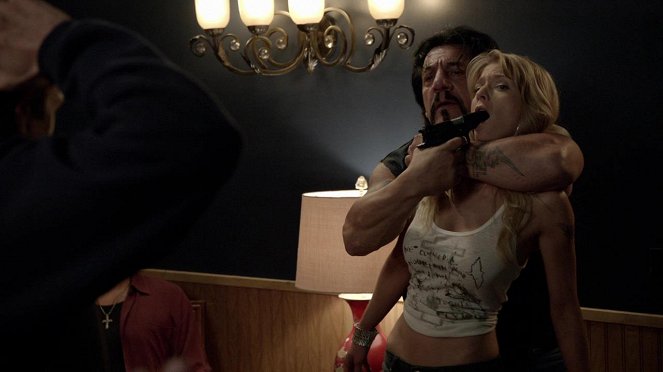 Sons of Anarchy - Ablation - Van film - Chuck Zito, Winter Ave Zoli