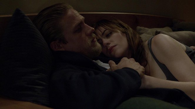 Sons of Anarchy - Ablation - Van film - Charlie Hunnam, Maggie Siff