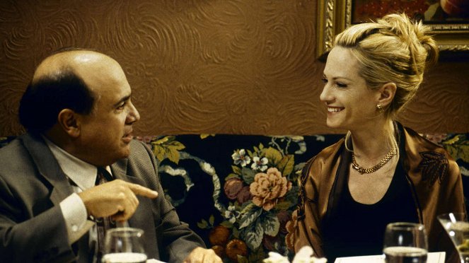 Living Out Loud - Photos - Danny DeVito, Holly Hunter