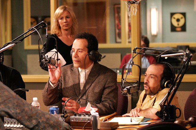 Monk - Mr. Monk Is on the Air - Photos - Traylor Howard, Tony Shalhoub, Danny Woodburn