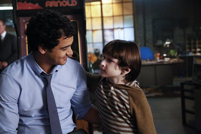 Scorpion - Das Attentat - Filmfotos - Elyes Gabel, Riley B. Smith