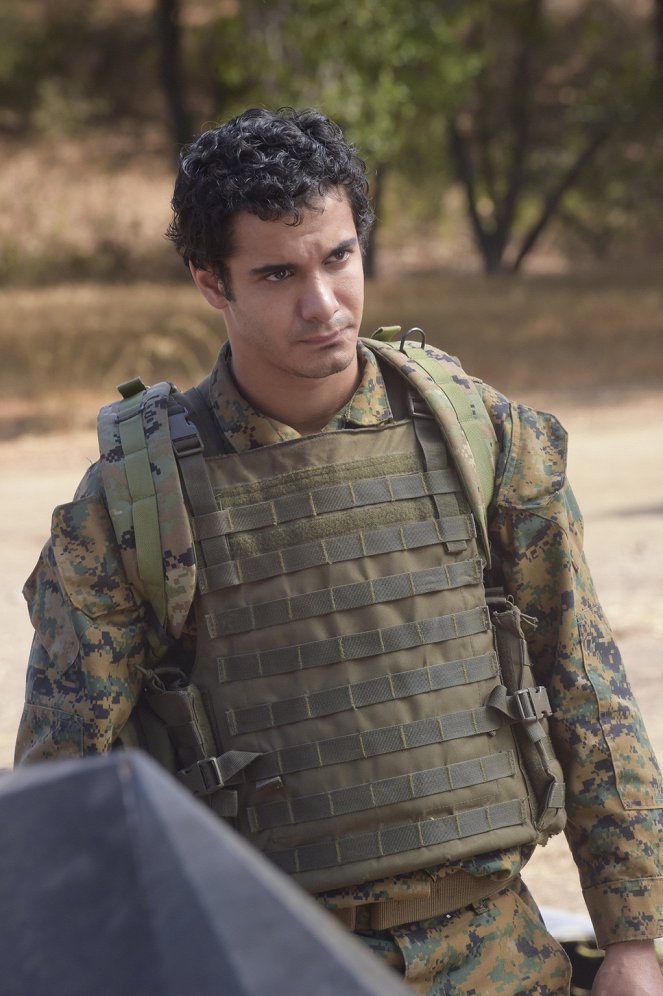 Scorpion - Season 1 - Rogue Element - Photos - Elyes Gabel