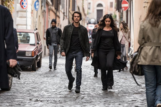 American Assassin - De la película - Dylan O'Brien, Shiva Negar