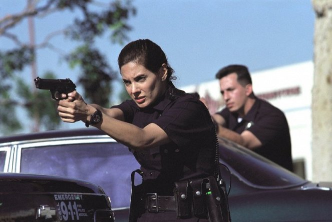 44 Minutes: The North Hollywood Shoot-Out - Z filmu - Alex Meneses