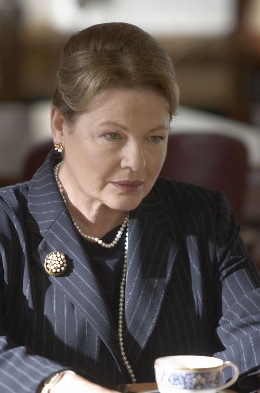 Category 6: Day of Destruction - Photos - Dianne Wiest