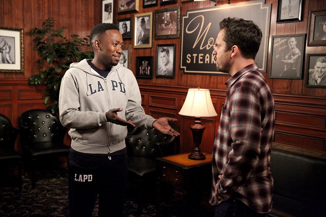 New Girl - Tag der Entscheidungen - Filmfotos - Lamorne Morris, Max Greenfield