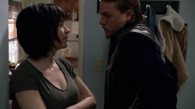 Sons of Anarchy - Season 6 - One One Six - Photos - Maggie Siff, Charlie Hunnam