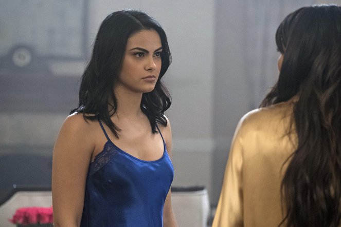 Riverdale - Chapter Twelve: Anatomy of a Murder - Photos - Camila Mendes