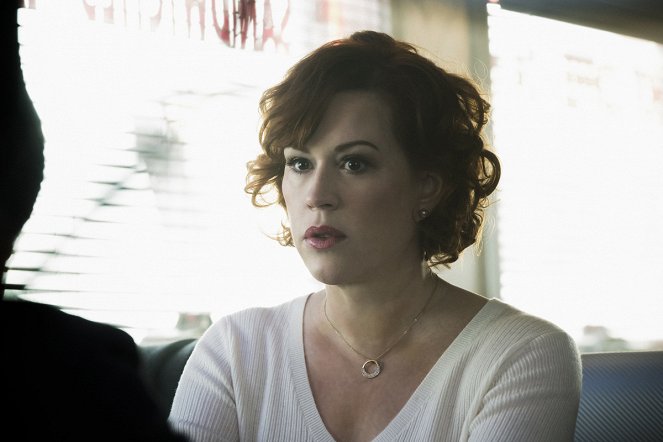 Riverdale - Chapter Twelve: Anatomy of a Murder - Photos - Molly Ringwald