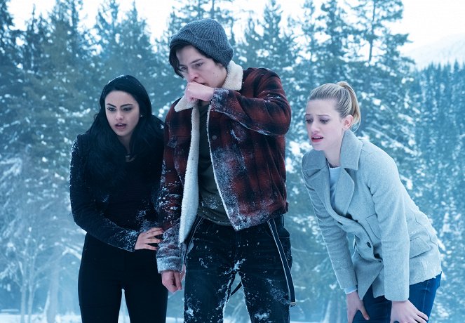 Riverdale - Chapter Thirteen: The Sweet Hereafter - Photos - Camila Mendes, Cole Sprouse, Lili Reinhart