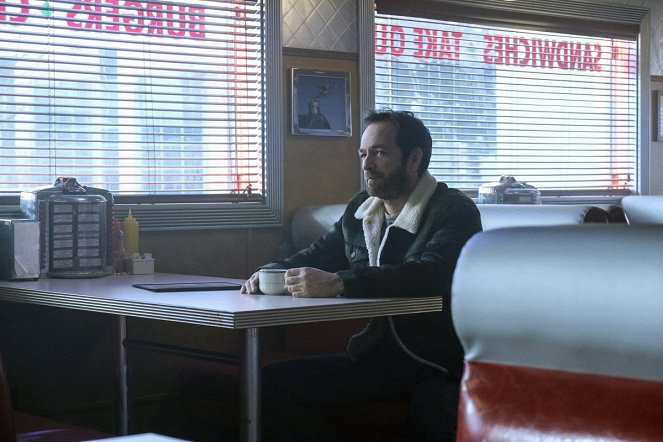 Riverdale - Chapter Thirteen: The Sweet Hereafter - Photos - Luke Perry