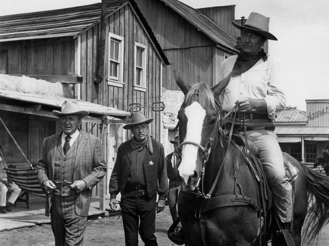 Chisum - Photos - Forrest Tucker, Bruce Cabot, John Wayne