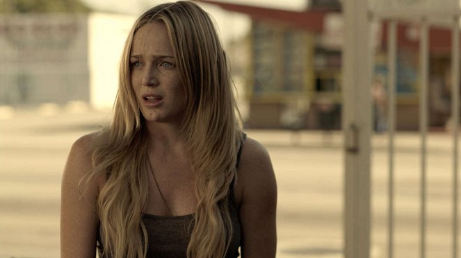 The Pact - Film - Caity Lotz