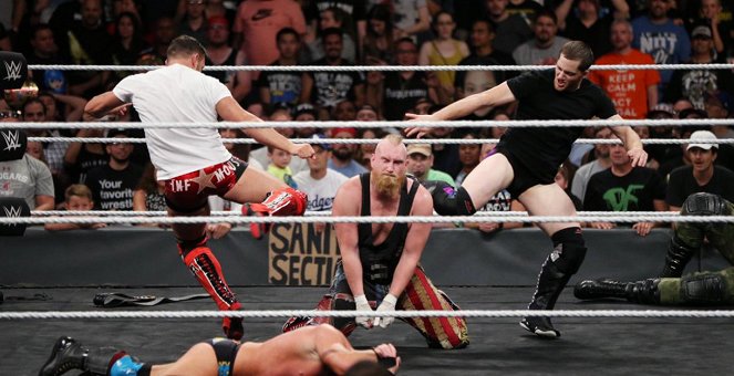 NXT TakeOver: Brooklyn III - Photos - Axel Tischer, Kyle Greenwood
