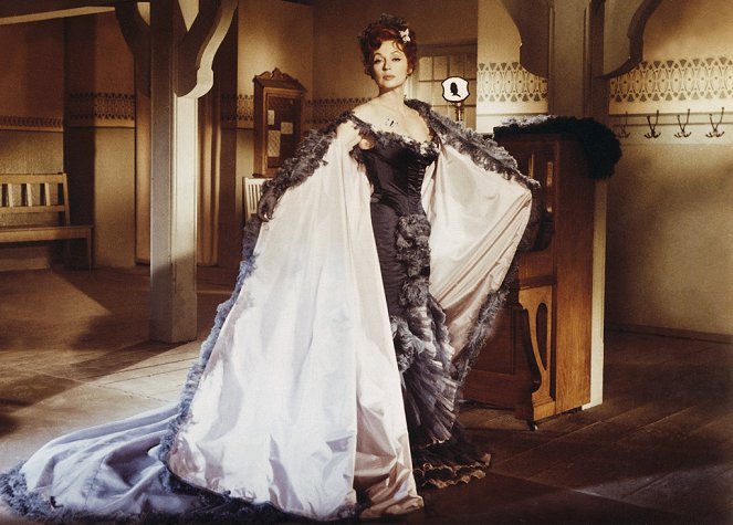 Mother of Pearl - Photos - Lilli Palmer