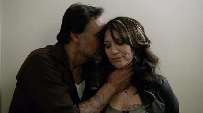 Sons of Anarchy - Salvage - Photos - Jimmy Smits, Katey Sagal