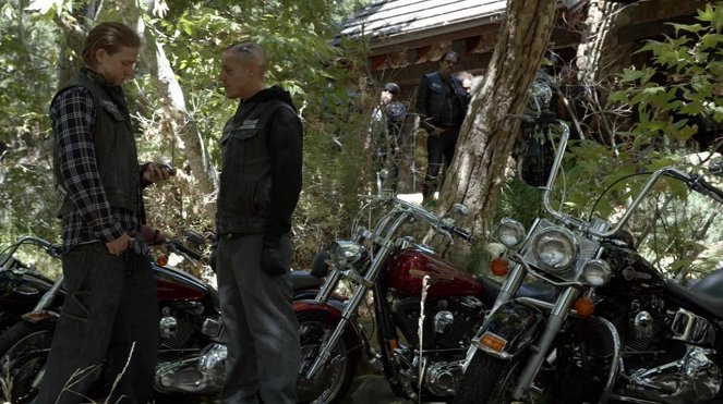Sons of Anarchy - Salvage - Van film - Charlie Hunnam, Theo Rossi