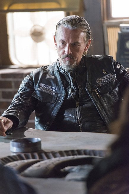 Sons of Anarchy - Season 6 - Sweet and Vaded - Van film - Tommy Flanagan