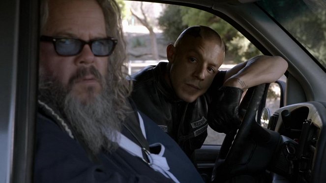 Sons of Anarchy - A Mother's Work - Van film - Mark Boone Junior, Theo Rossi