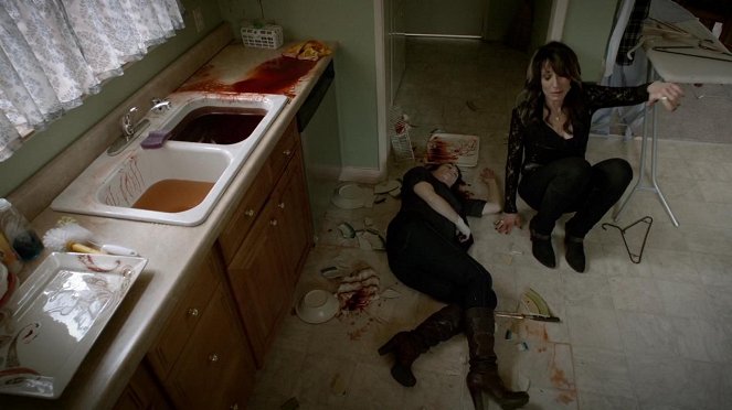 Sons of Anarchy - A Mother's Work - Photos - Maggie Siff, Katey Sagal