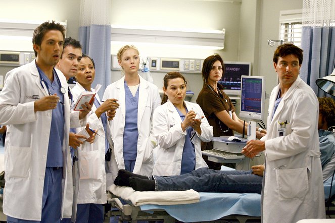 Grey's Anatomy - Season 4 - A Change Is Gonna Come - Photos - Richard Keith, Tymberlee Hill, Katherine Heigl, Gloria Garayua