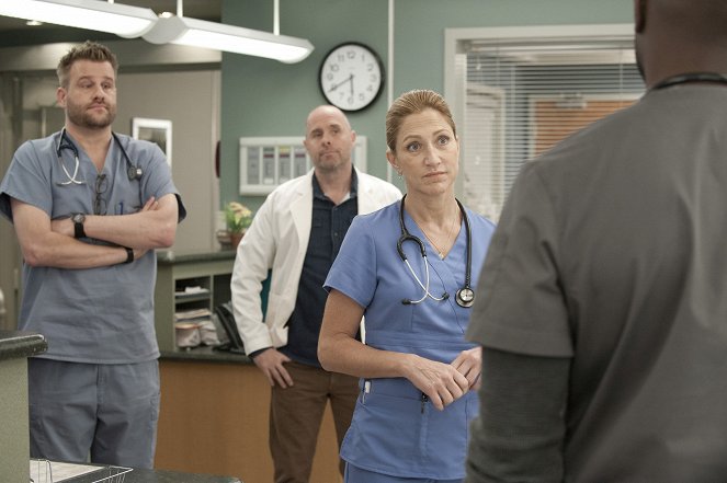 Nurse Jackie - Season 5 - Lost Girls - Photos - Stephen Wallem, Paul Schulze, Edie Falco