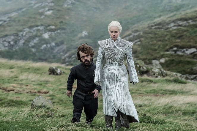 Game Of Thrones - Jenseits der Mauer - Filmfotos - Peter Dinklage, Emilia Clarke