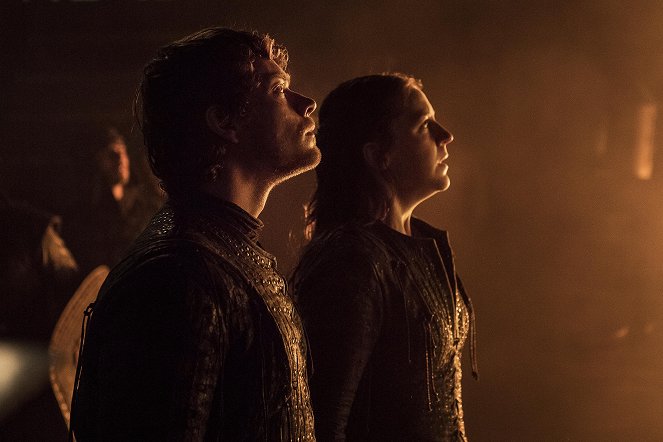 Game of Thrones - Stormborn - Van film - Alfie Allen, Gemma Whelan