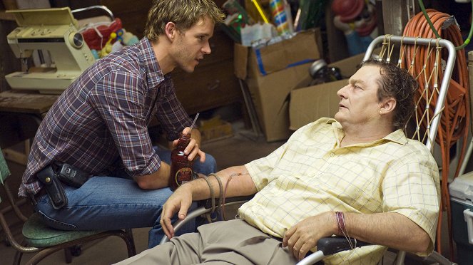 Czysta krew - Season 1 - Wielki sekret - Z filmu - Ryan Kwanten, Stephen Root