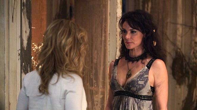 True Blood - Season 2 - New World in My View - Photos - Michelle Forbes